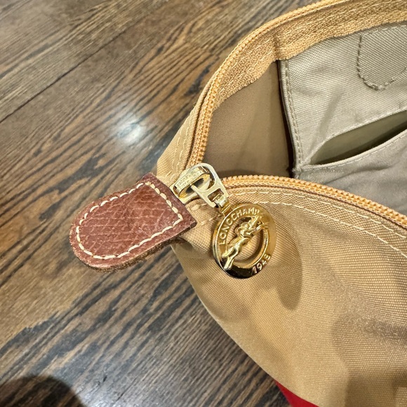 Stylish Red and Tan Tote - Longchamp Paris - Picture 10 of 10